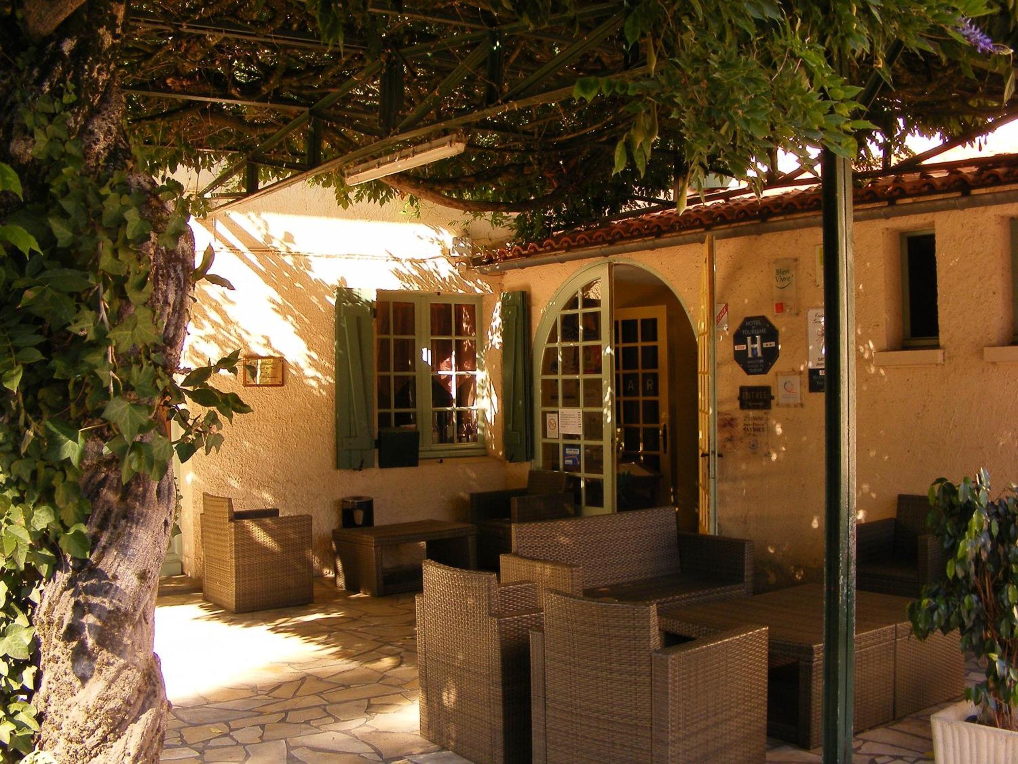 Logis Hotel Restaurant Du Pont Ambialet Dış mekan fotoğraf